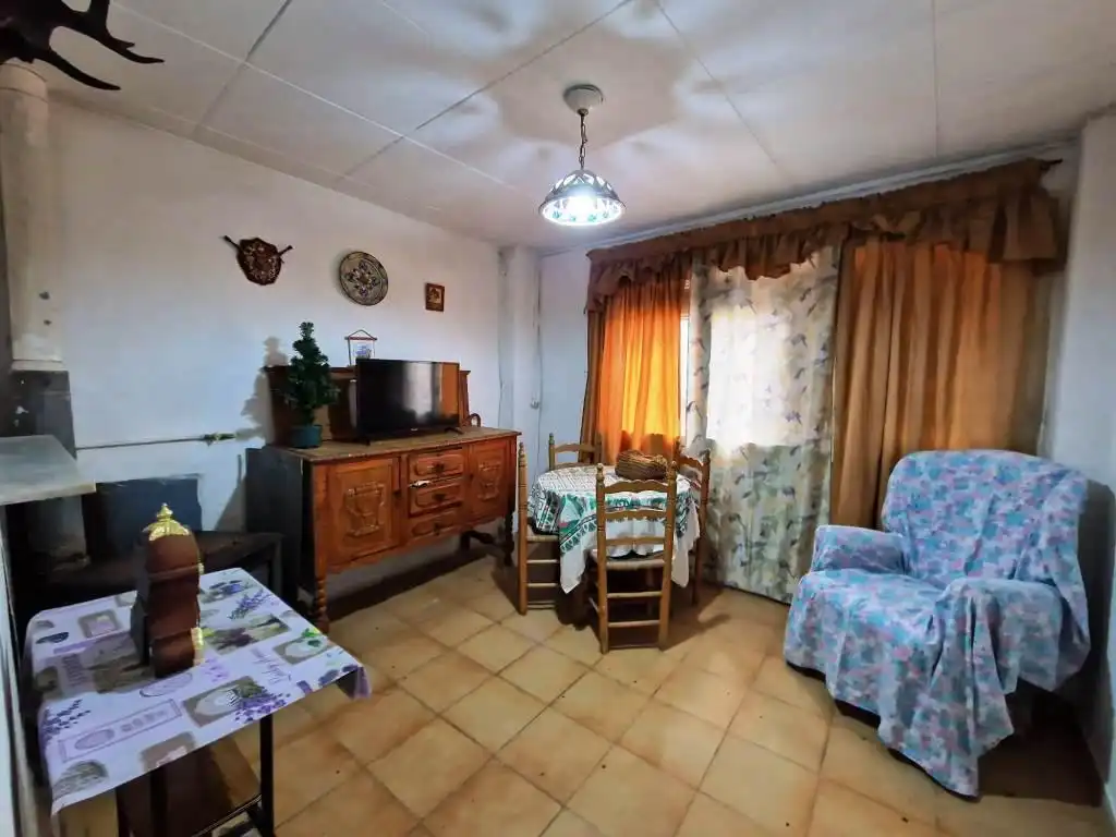 Sala d'estar de Casa o xalet en venda en Camporrélls amb Jardí privat, Terrassa i Balcó