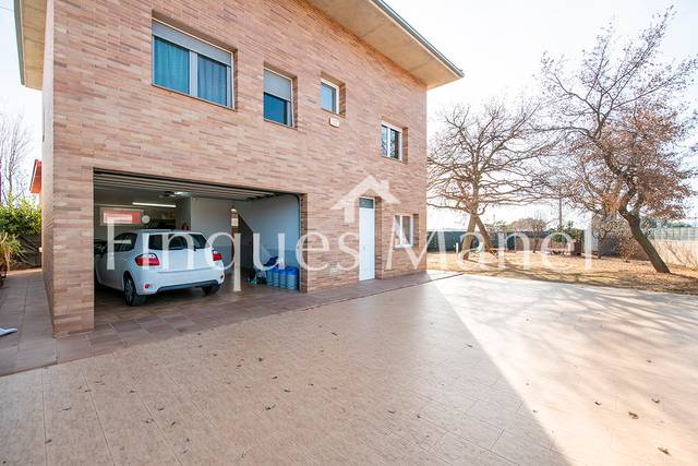 Casa-chalet en Venta en Fontcoberta