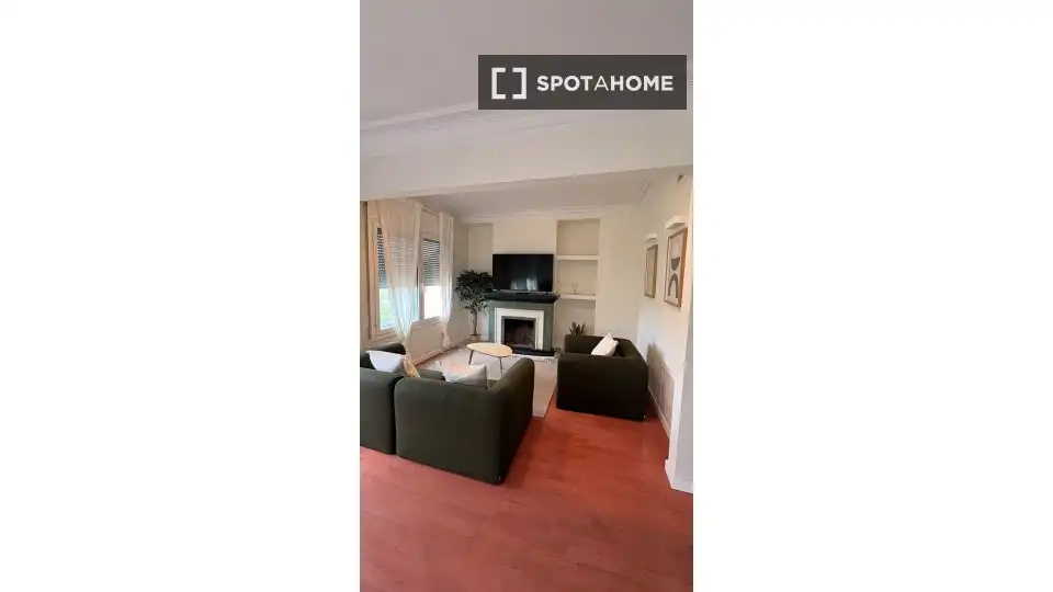 Exterior view of Flat for share in Sant Boi de Llobregat  with Air Conditioner, Heating and Furnished