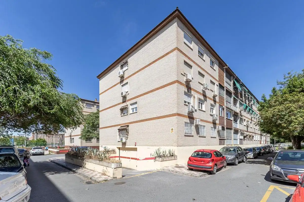 Vista exterior de Piso en venta en Granada con Aire acondicionado y Calefacción