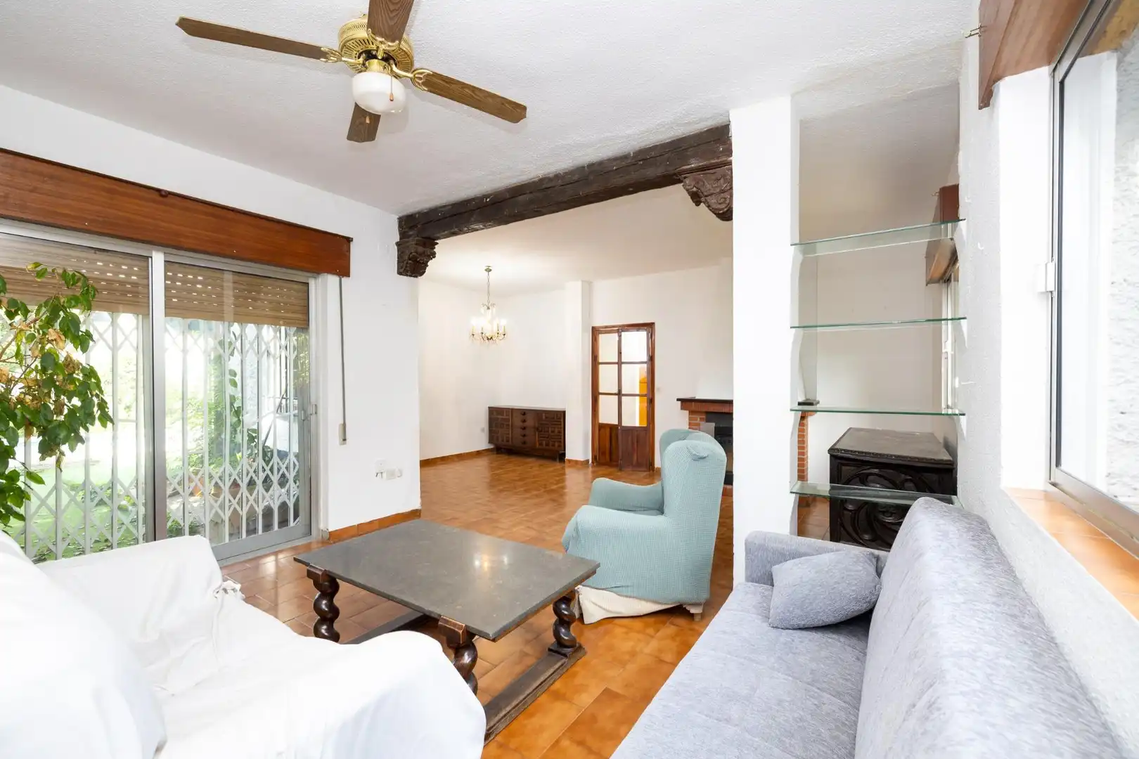 Sala de estar de Casa adosada en venta en Ogíjares con Aire acondicionado, Calefacción y Jardín privado
