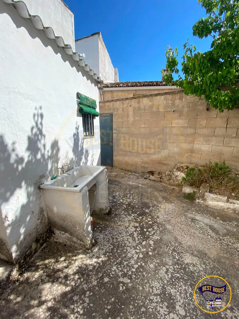 Außenansicht von Country house zum Verkauf in Torrejoncillo del Rey mit Terrasse, Abstellraum und Möbliert
