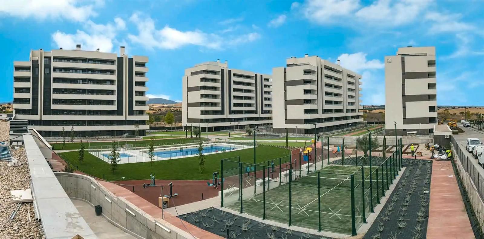 Exterior view of Flat for sale in Tres Cantos  with Air Conditioner, Heating and Terrace