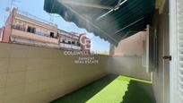 Vista exterior de Àtic en venda en L'Hospitalet de Llobregat amb Aire condicionat, Parquet i Terrassa