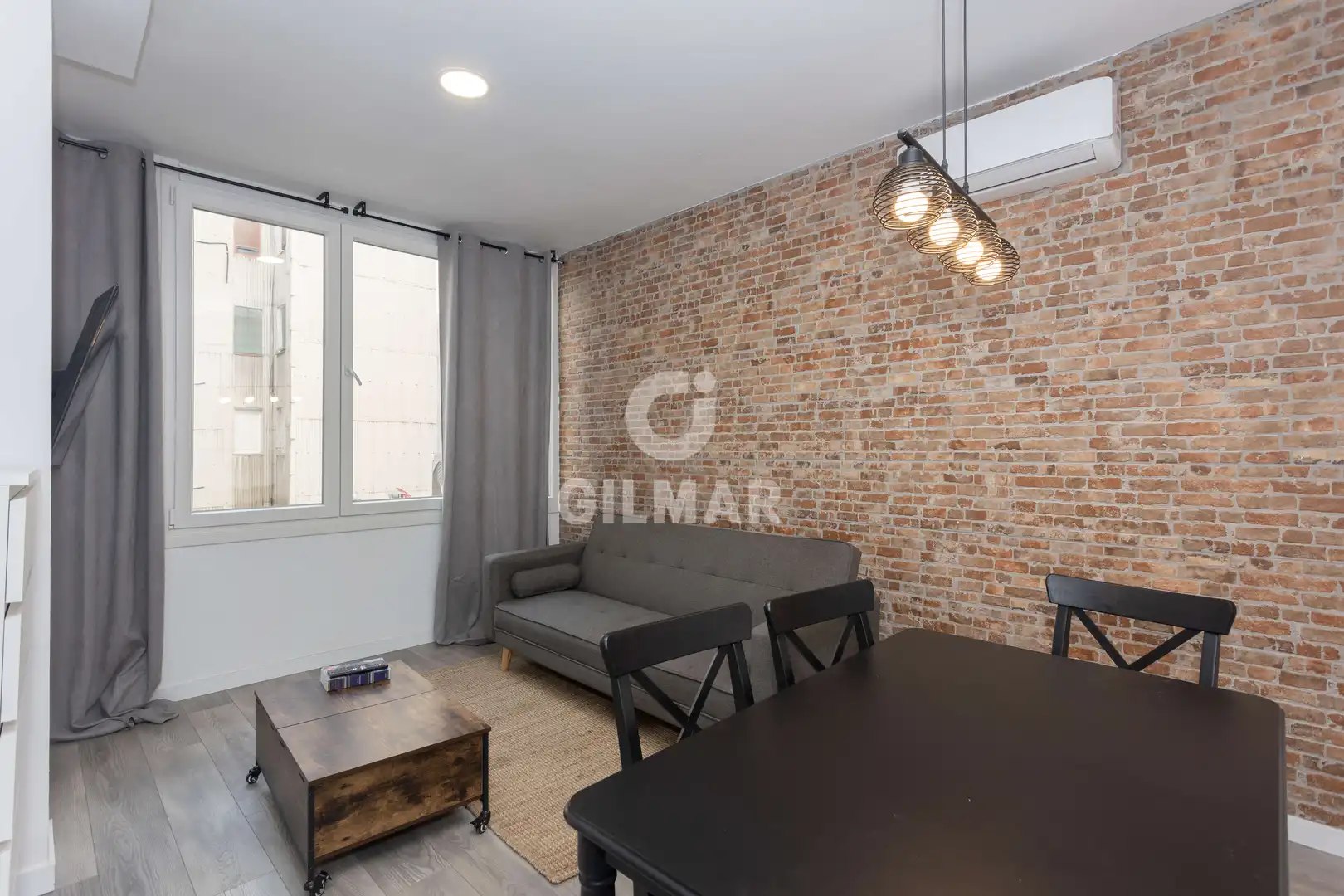 Habitación de Piso en venta en Madrid con Calefacción y Balcón