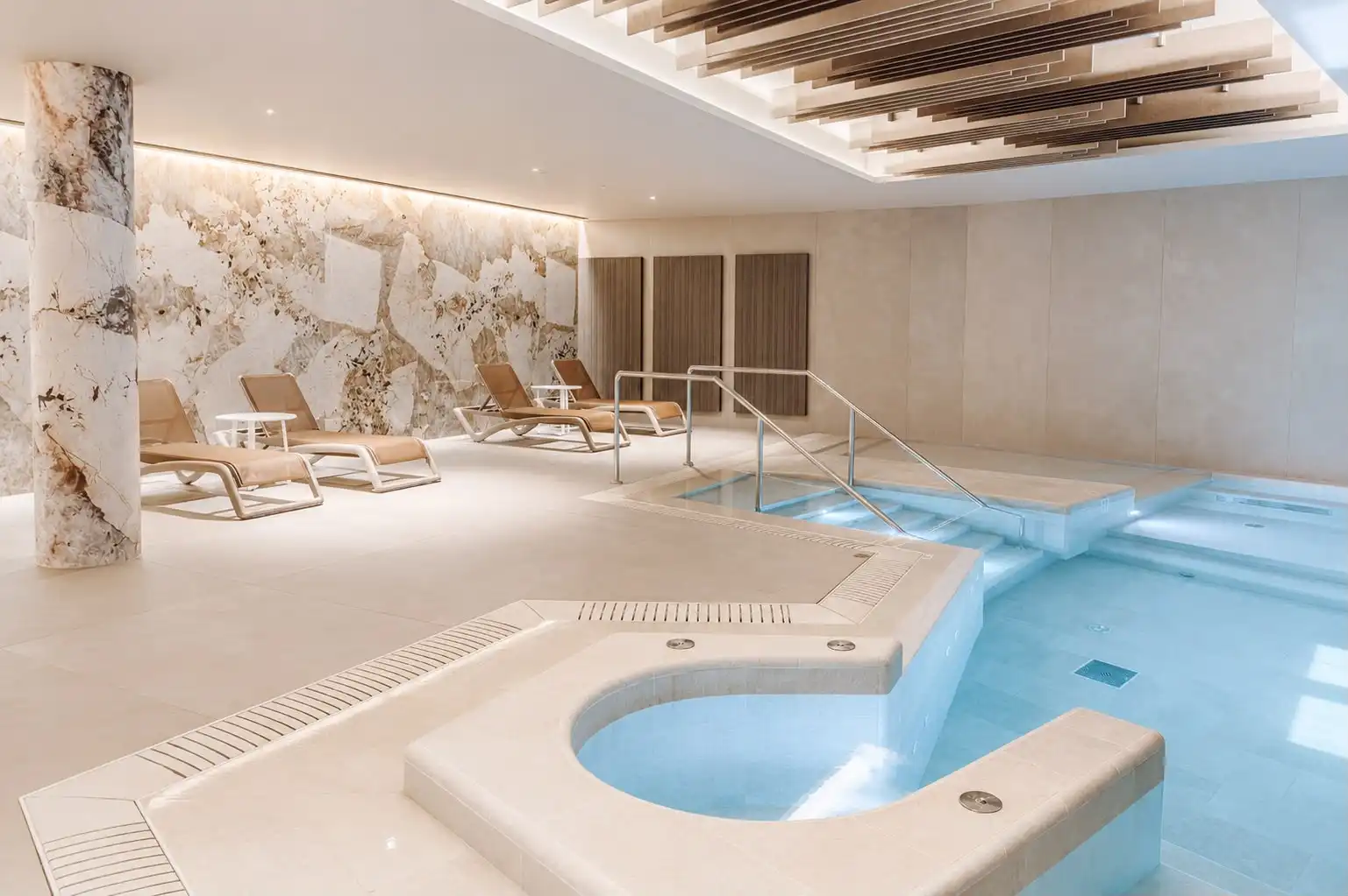 Piscina de Apartament en venda en Marbella amb Aire condicionat, Terrassa i Traster