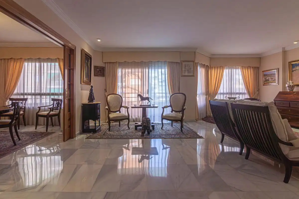 Flat with lift for sale in Avinguda de la República Argentina