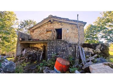 Casa con balcón en venta en Lugar Trueba 114