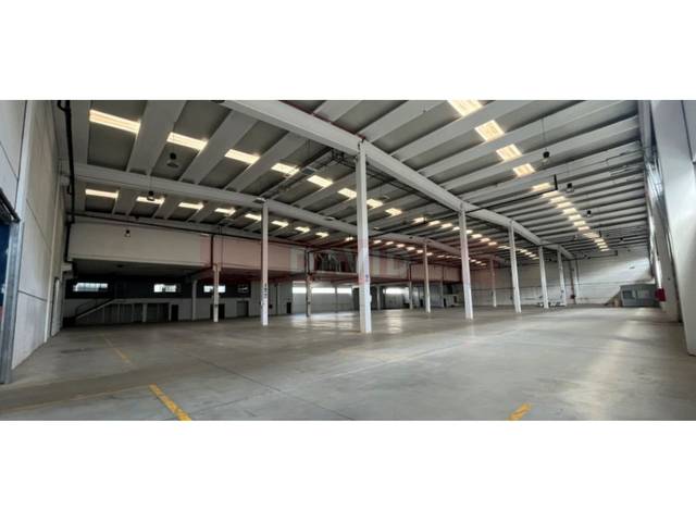Nave industrial en Alquiler en Calle Tecnologia en Llinars del Vallès