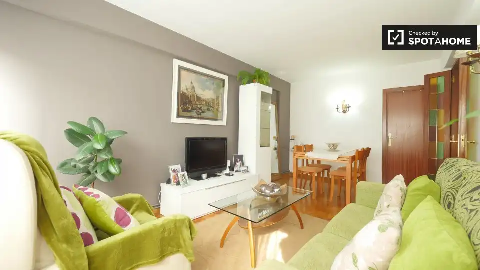 Habitació a Sant Martí de Provençals