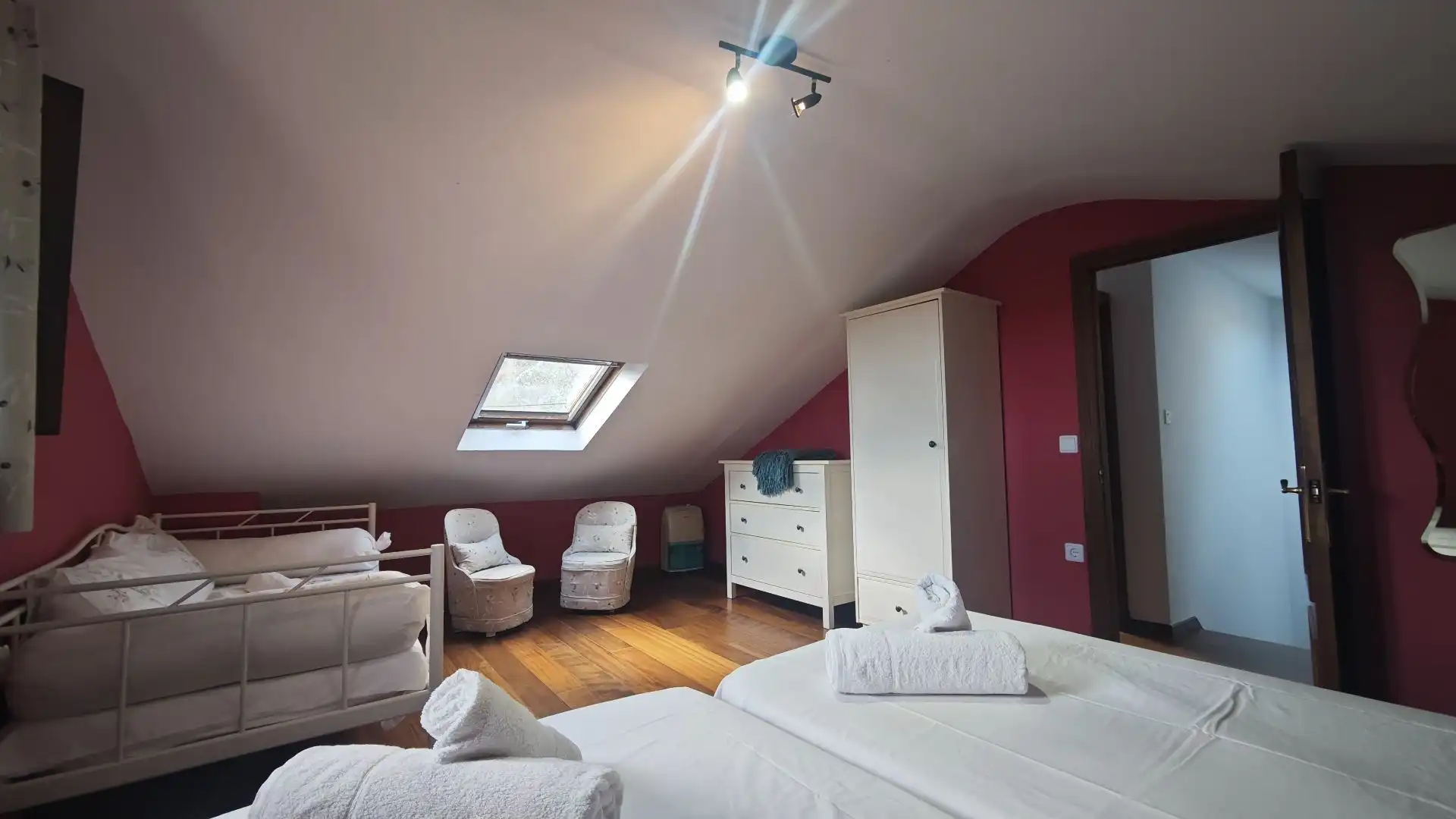 Habitación de Casa o chalet en venta en Llanes con Calefacción, Jardín privado y Terraza