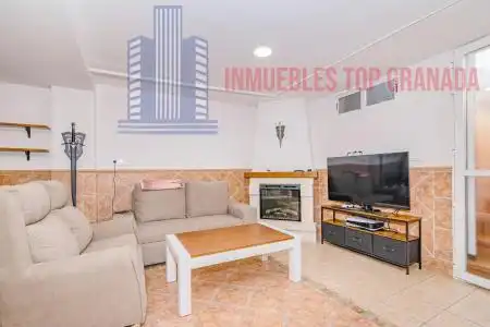 Sala d'estar de Casa o xalet en venda en Armilla amb Aire condicionat i Calefacció