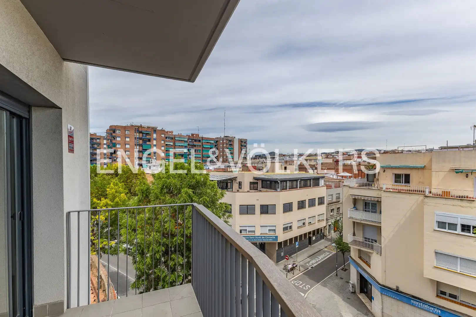 Terrassa de Àtic en venda en Cornellà de Llobregat amb Aire condicionat, Calefacció i Terrassa