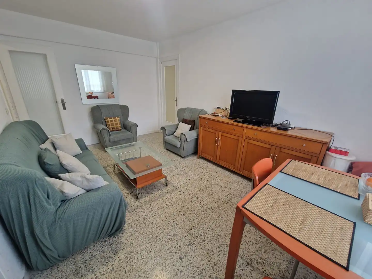Sala de estar de Piso en venta en Zizurkil con Calefacción, Trastero y Amueblado