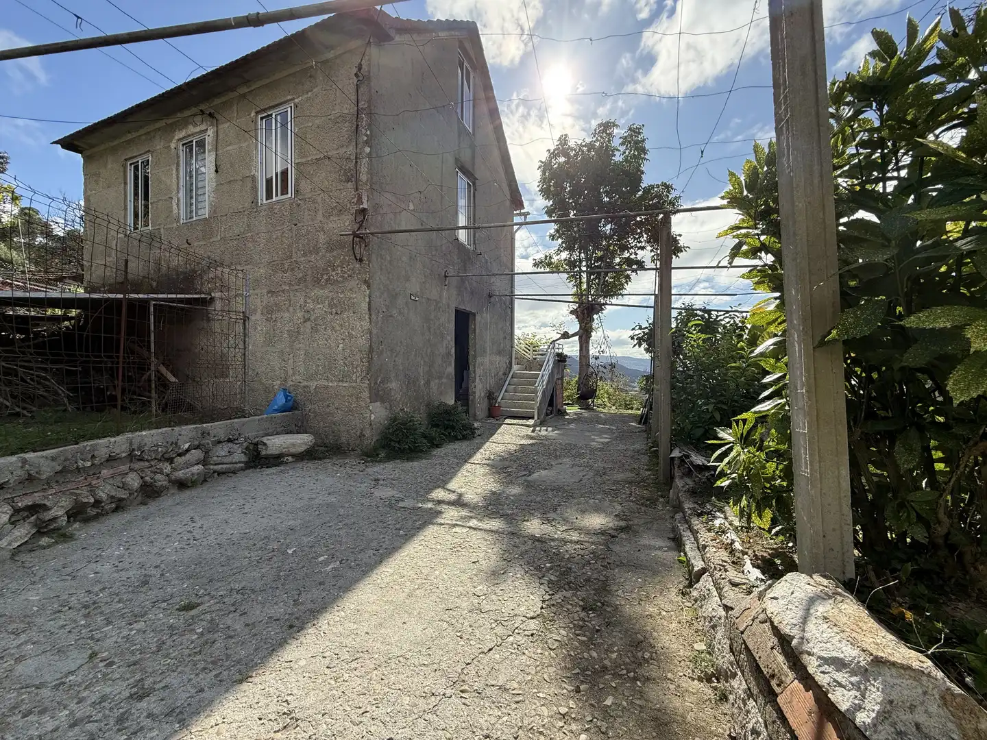 Casa rústica amb terrassa en venda a Lugar Paradela