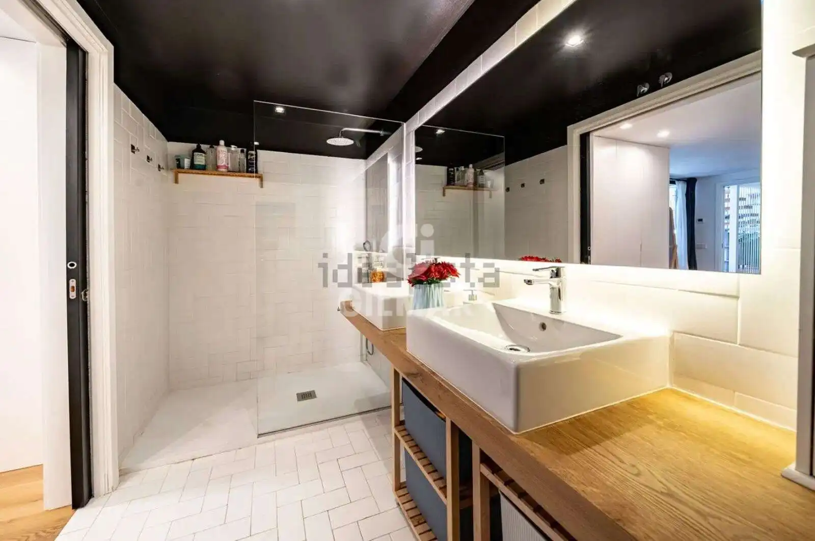Bathroom of Office for sale in Madrid  with Heating