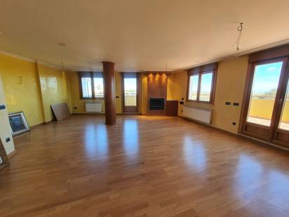 Living room of Attic for sale in Villares de la Reina  with Terrace