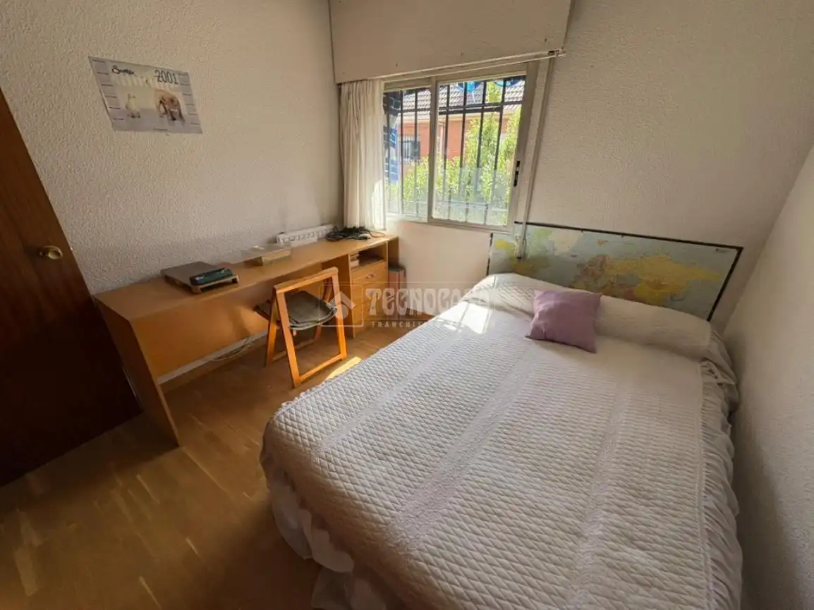 Dormitori de Casa adosada en venda en Getafe amb Calefacció, Jardí privat i Terrassa