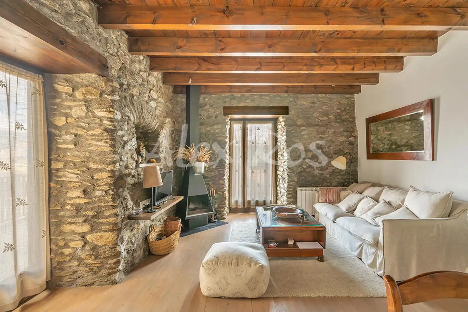 Sala de estar de Casa o chalet en venta en Fontanals de Cerdanya con Piscina y Piscina comunitaria