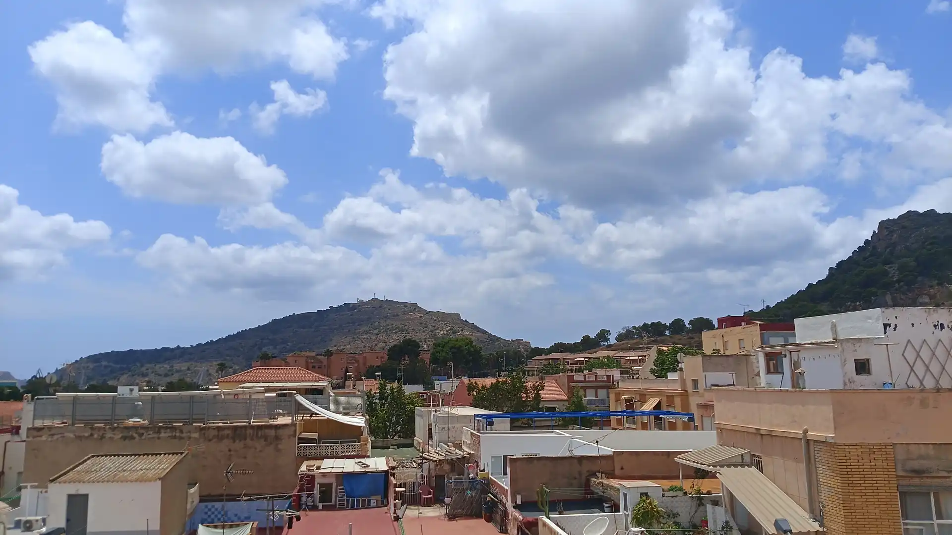 Vista exterior de Piso de alquiler en Cartagena con Amueblado, Horno y Lavadora