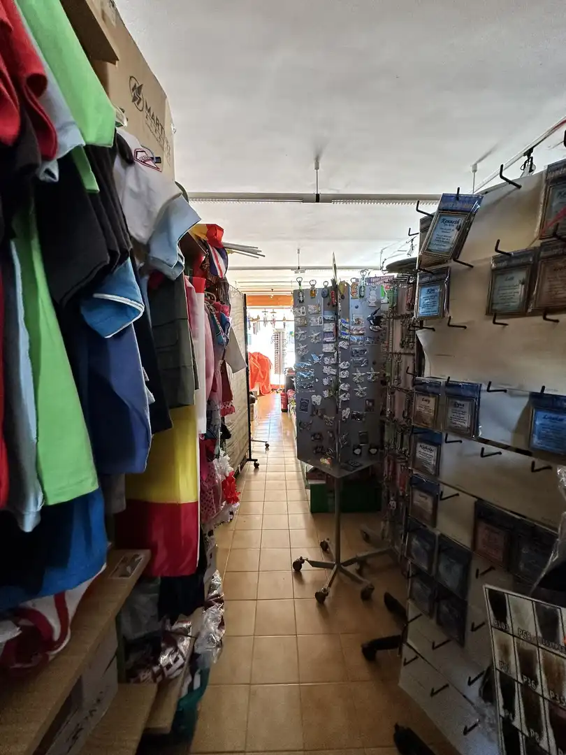 Local en venda en Calvià amb Aire condicionat, Terrassa i Moblat
