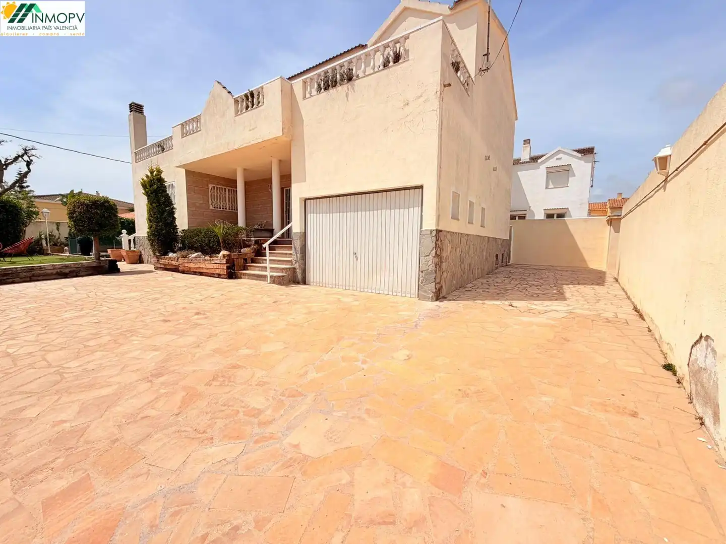 Vista exterior de Casa o xalet en venda en Vinaròs amb Calefacció, Jardí privat i Terrassa