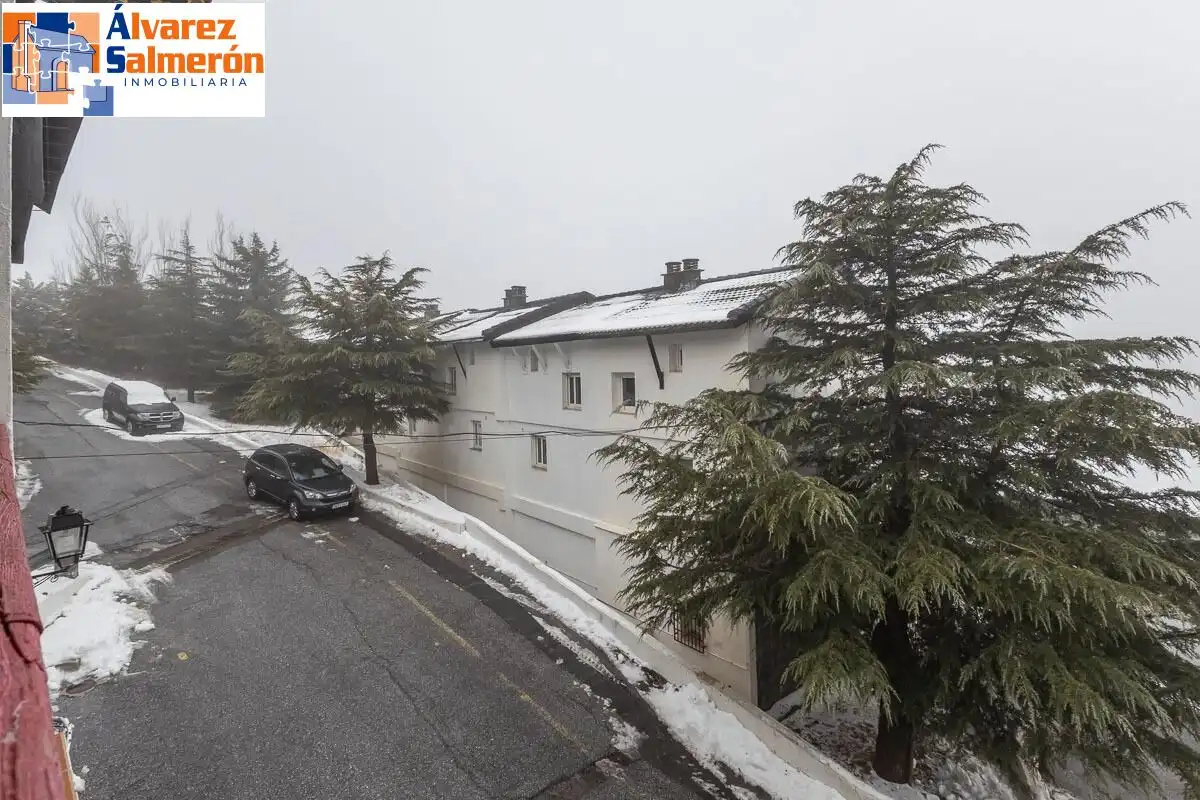 Vista exterior de Casa o xalet en venda en Sierra Nevada amb Calefacció