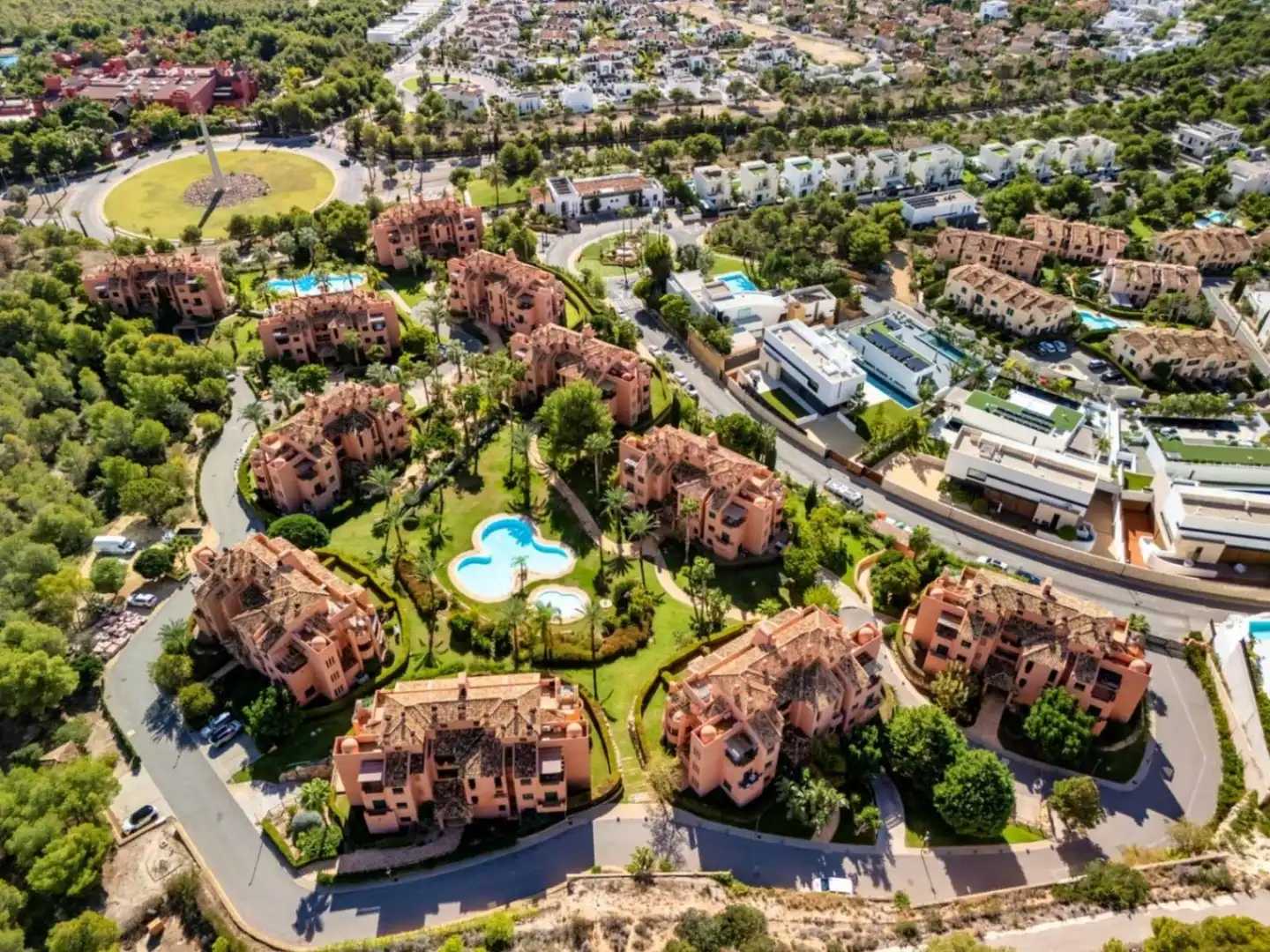 Apartamento con piscina en venta en Golf Bahía, imagen 25
