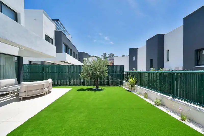 Terraza de Casa adosada de alquiler en Estepona con Aire acondicionado, Jardín privado y Terraza