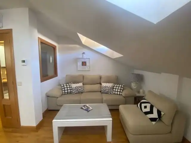 Sala de estar de Piso de alquiler en El Espinar con Aire acondicionado, Calefacción y Parquet