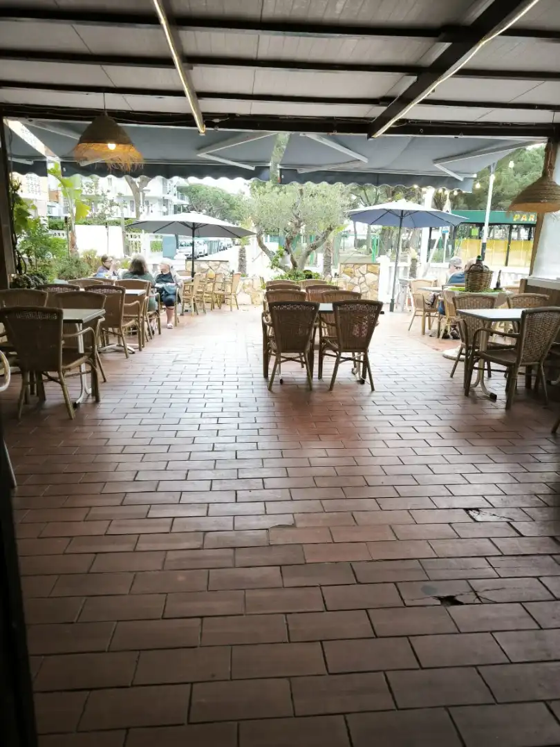 Local comercial en traspàs a Avinguda Vila de Madrid 28, imagen 3