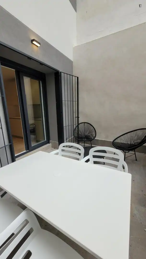 Terrassa de Apartament de lloguer en Madrid amb Aire condicionat, Moblat i Forn