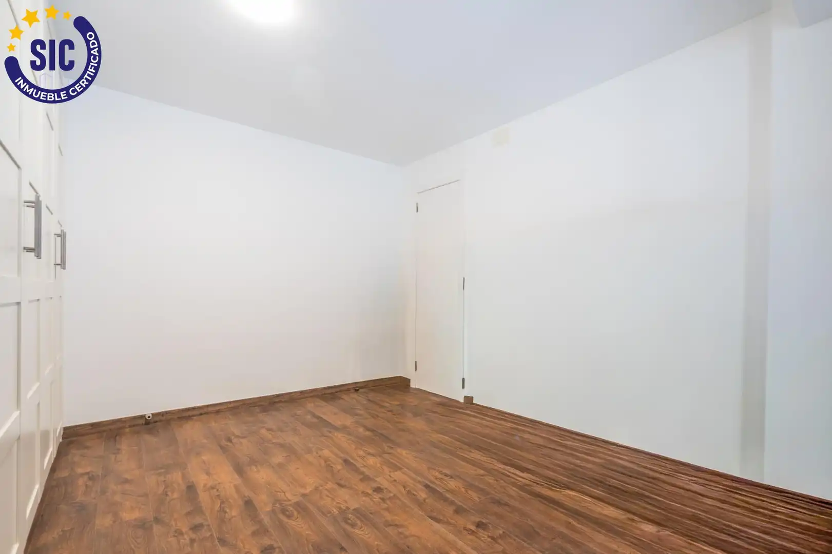 Wohnung zum Verkauf in Valencia mit Klimaanlage, Heizung und Terrasse