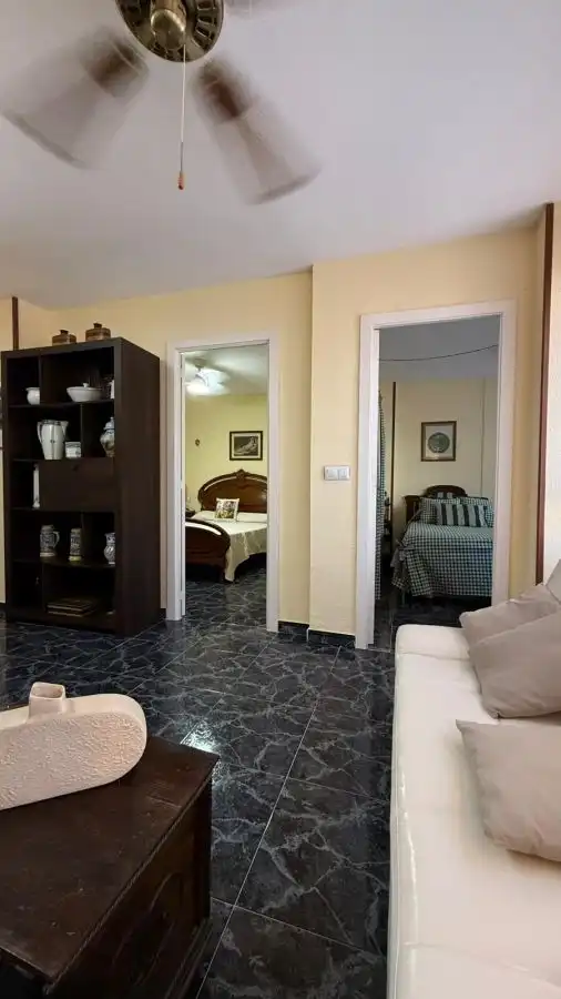 Schlafzimmer von Wohnungen zum Verkauf in Benidorm mit Privatgarten, Möbliert und Gemeinschaftspool
