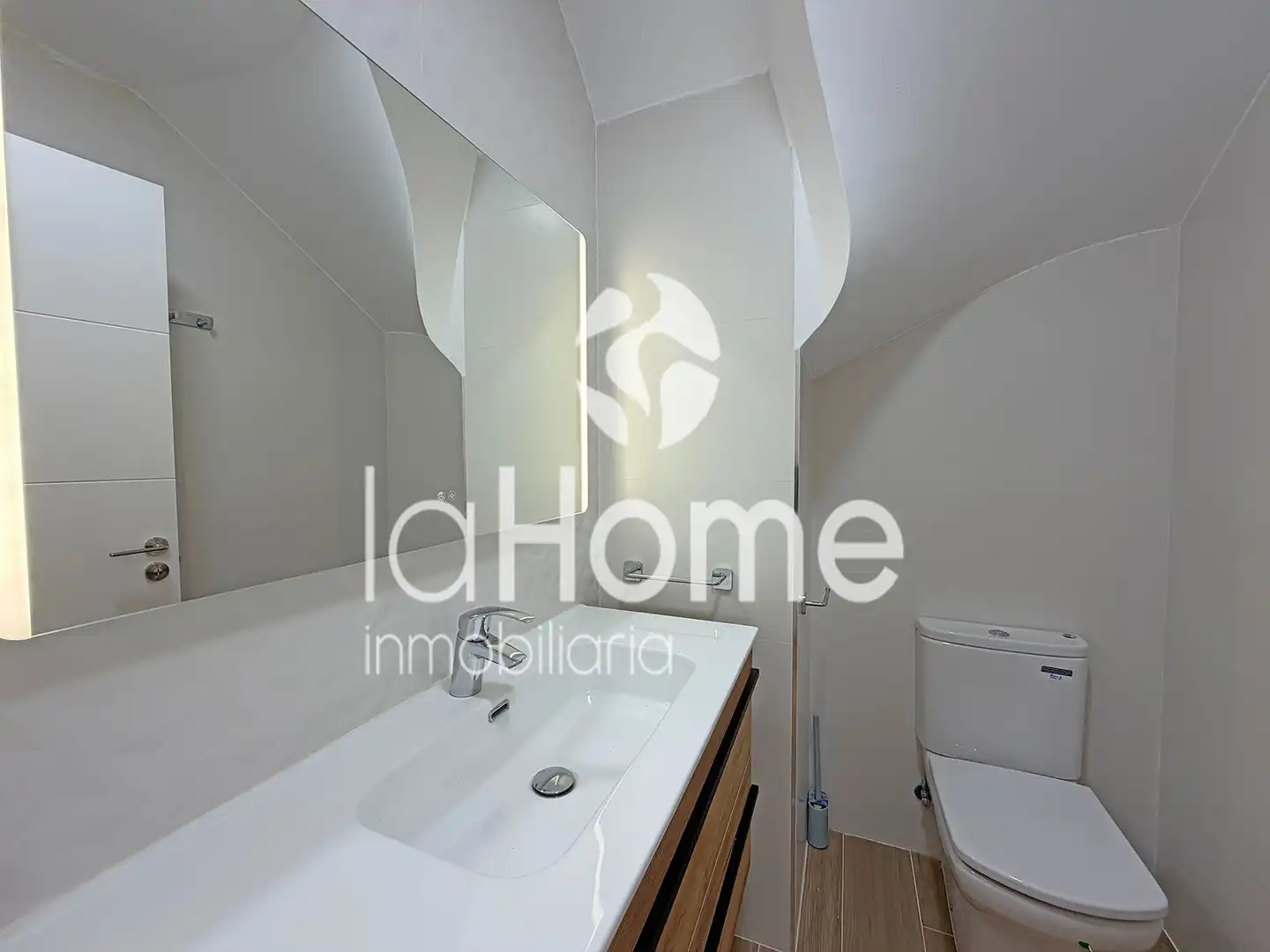 Baño de Casa adosada de alquiler en L'Eliana con Aire acondicionado, Calefacción y Terraza