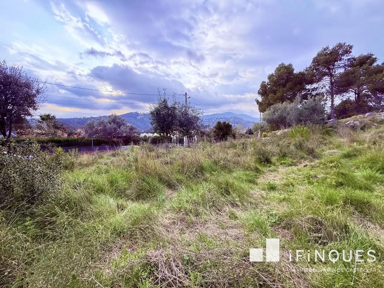 Lands and plots for sale in Airesol
