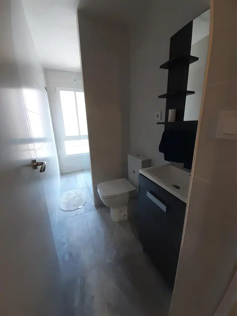 Baño de Piso para compartir en Teruel con Calefacción, Parquet y Amueblado