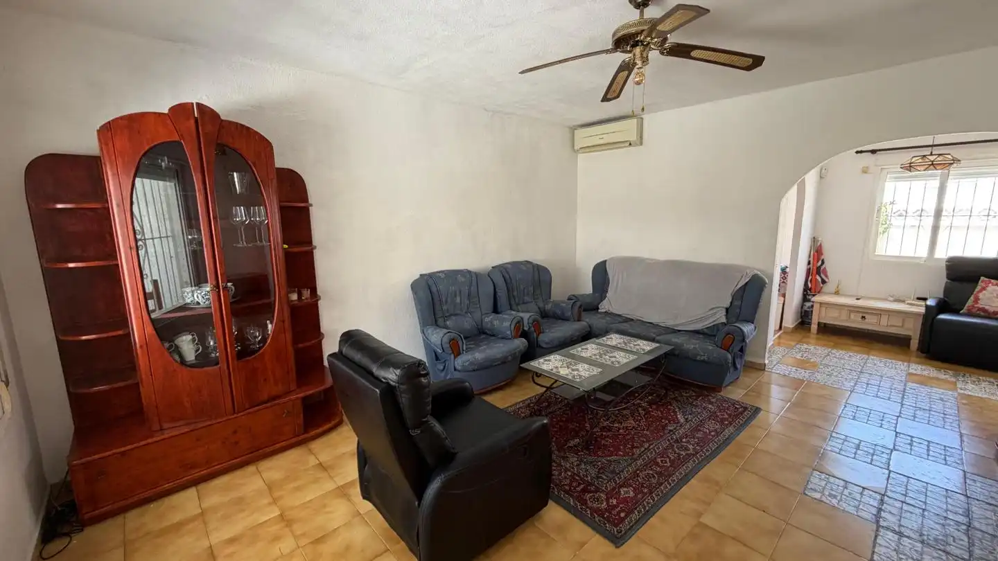Sala de estar de Dúplex en venta en Torrevieja con Aire acondicionado, Jardín privado y Terraza