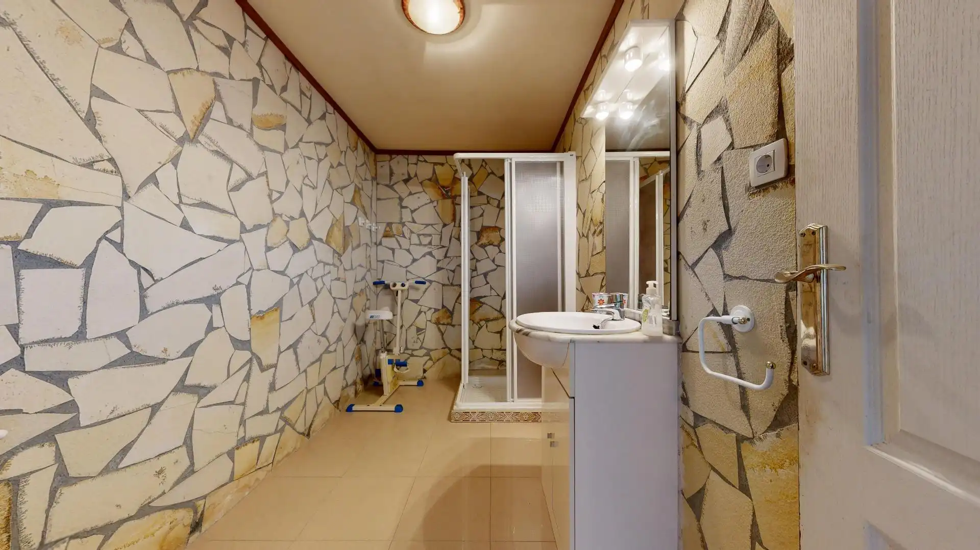 Badezimmer von Haus oder Chalet zum Verkauf in Valle de Mena mit Heizung, Privatgarten und Terrasse