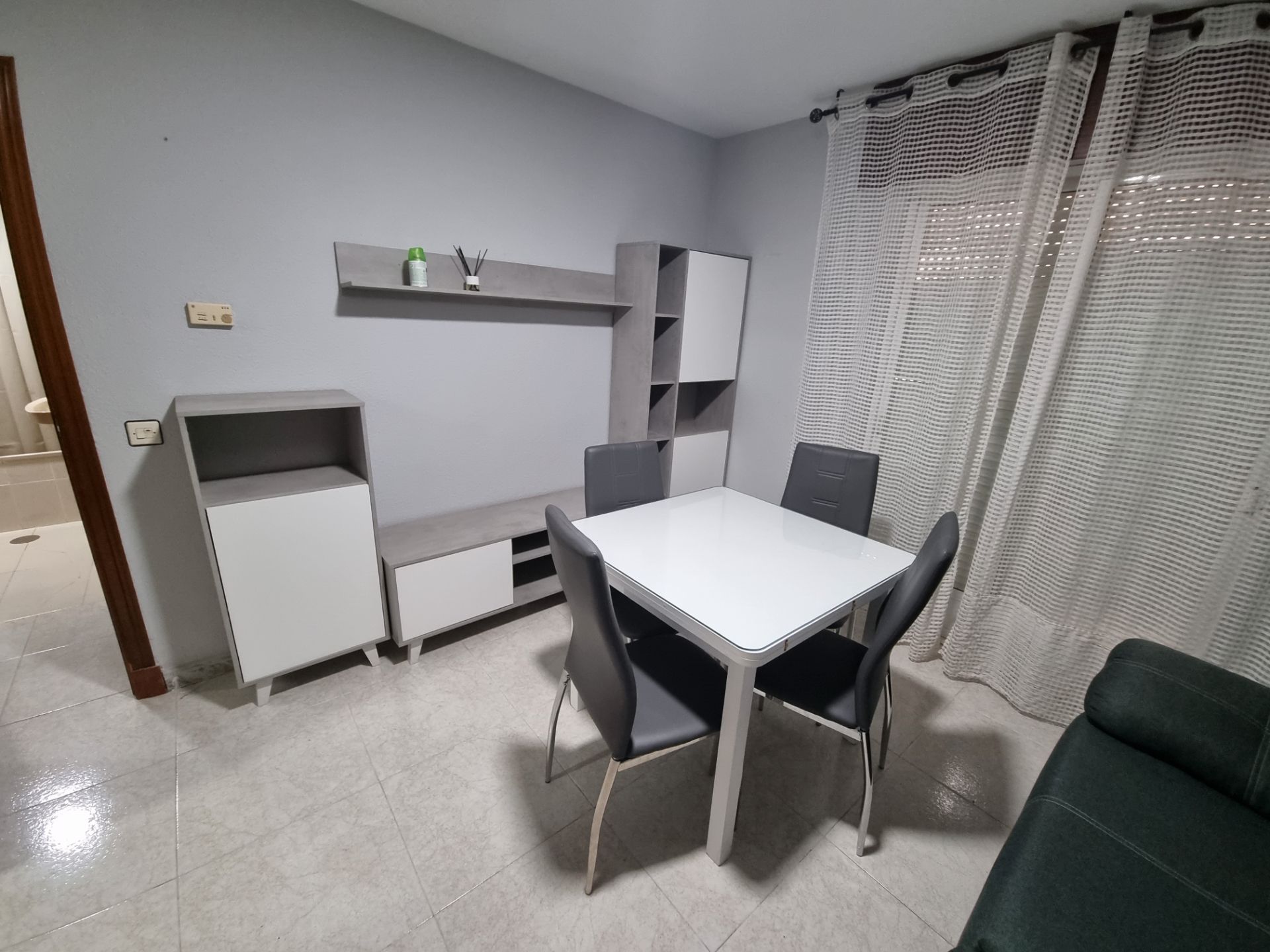 Menjador de Apartament de lloguer en  Jaén Capital amb Aire condicionat, Calefacció i Moblat