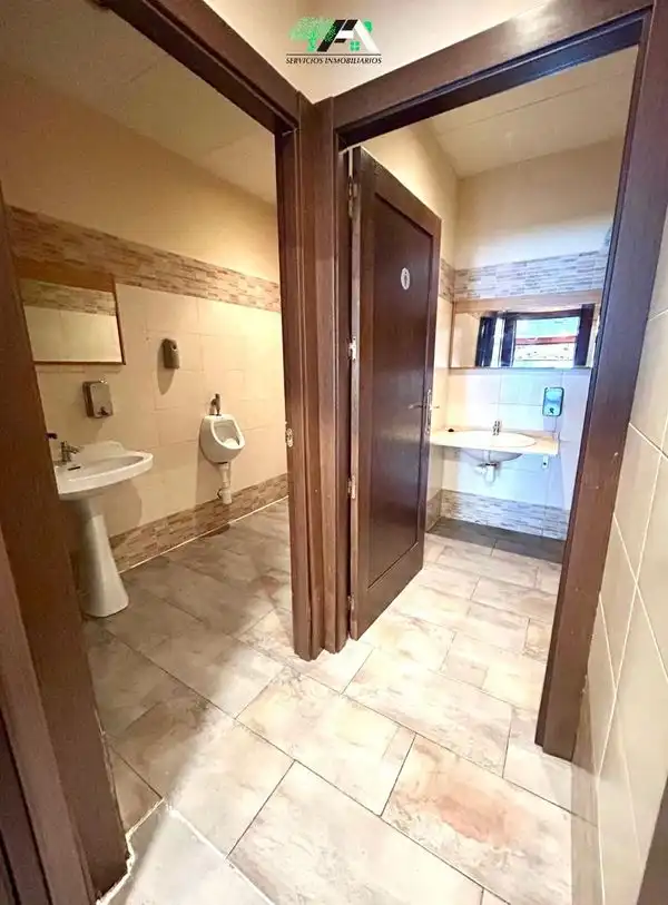 Local comercial en venda a Baeza, imagen 9