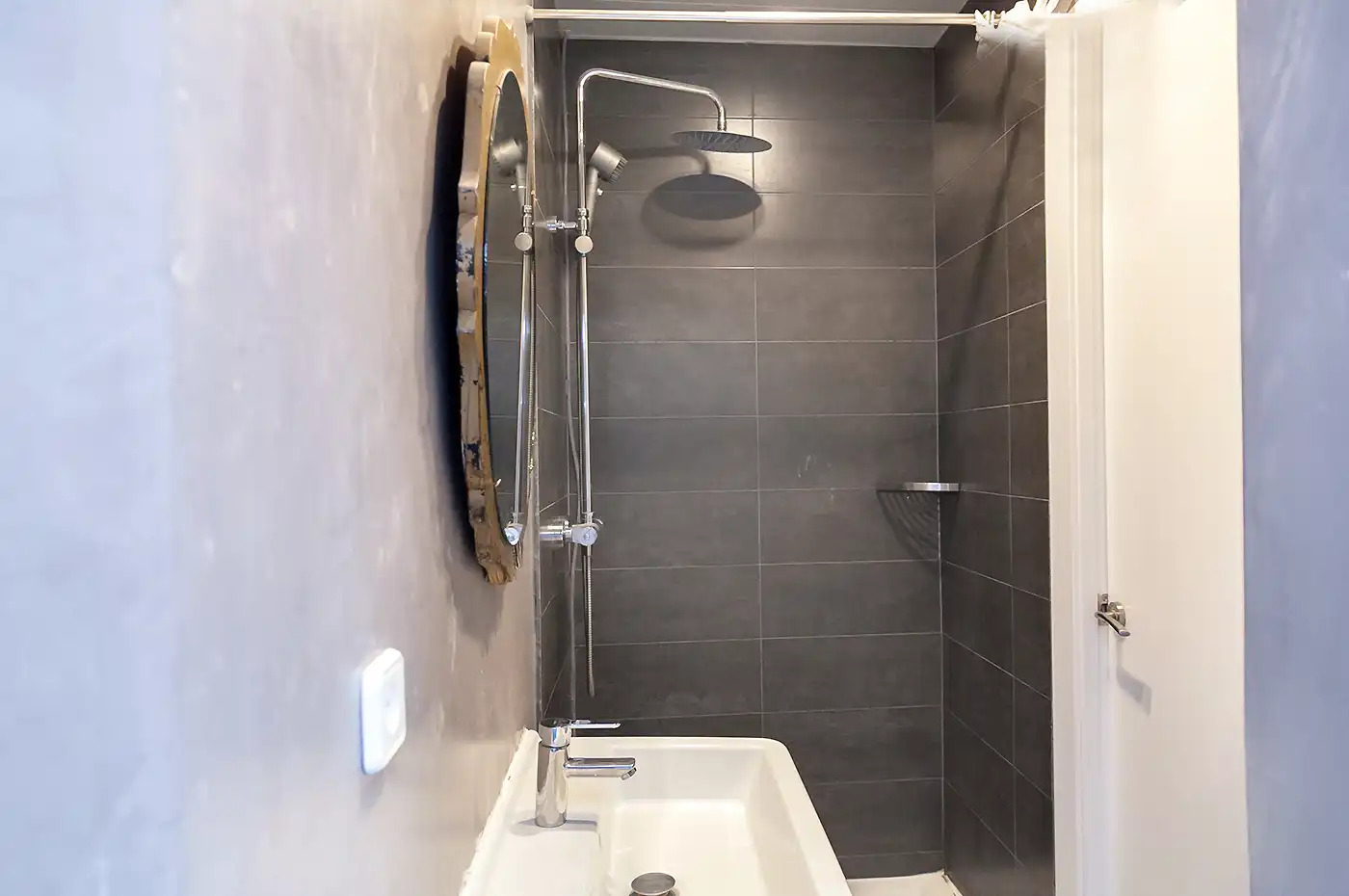 Badezimmer von Wohnung zum Verkauf in Barcelona mit Klimaanlage, Terrasse und Möbliert
