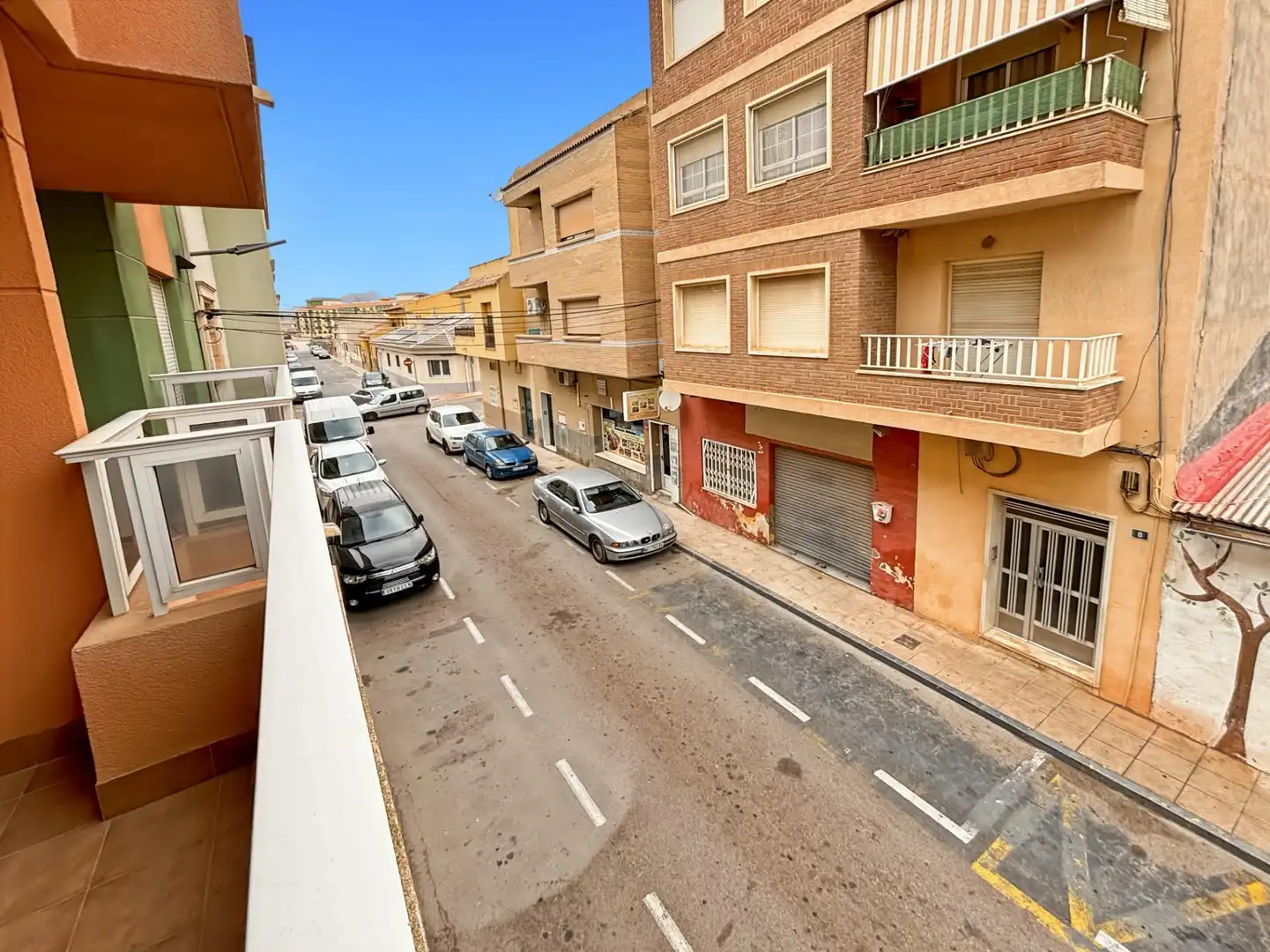 Vista exterior de Pis en venda en El Pinós / Pinoso amb Terrassa i Balcó