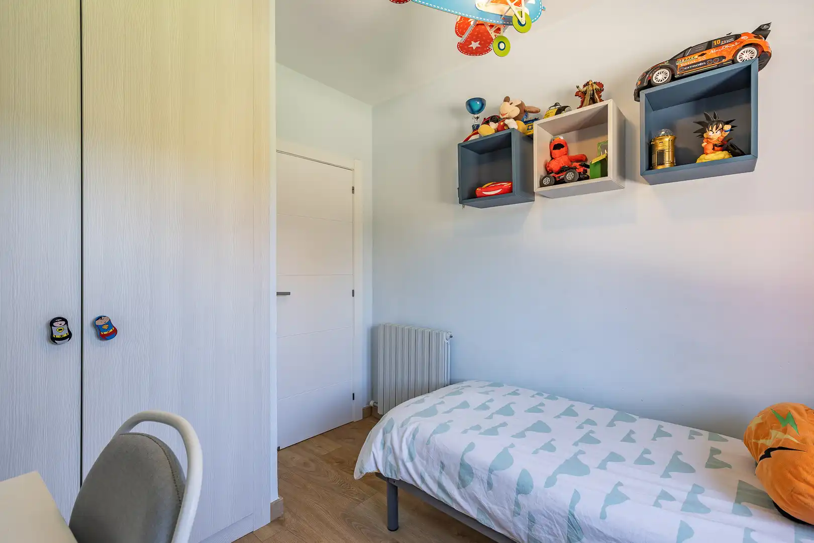 Dormitori de Casa o xalet en venda en Castellar del Vallès amb Aire condicionat, Calefacció i Jardí privat