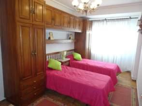 Bedroom of Flat to rent in Gijón   with Heating, Parquet flooring and Furnished