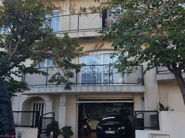 House with garden for sale in Carrer del Penedés 7