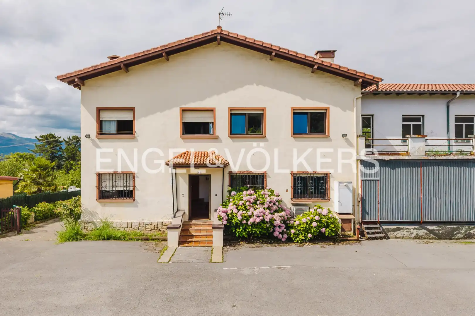 Exterior view of Houses for sale in Donostia - San Sebastián   with Air Conditioner, Heating and Private garden