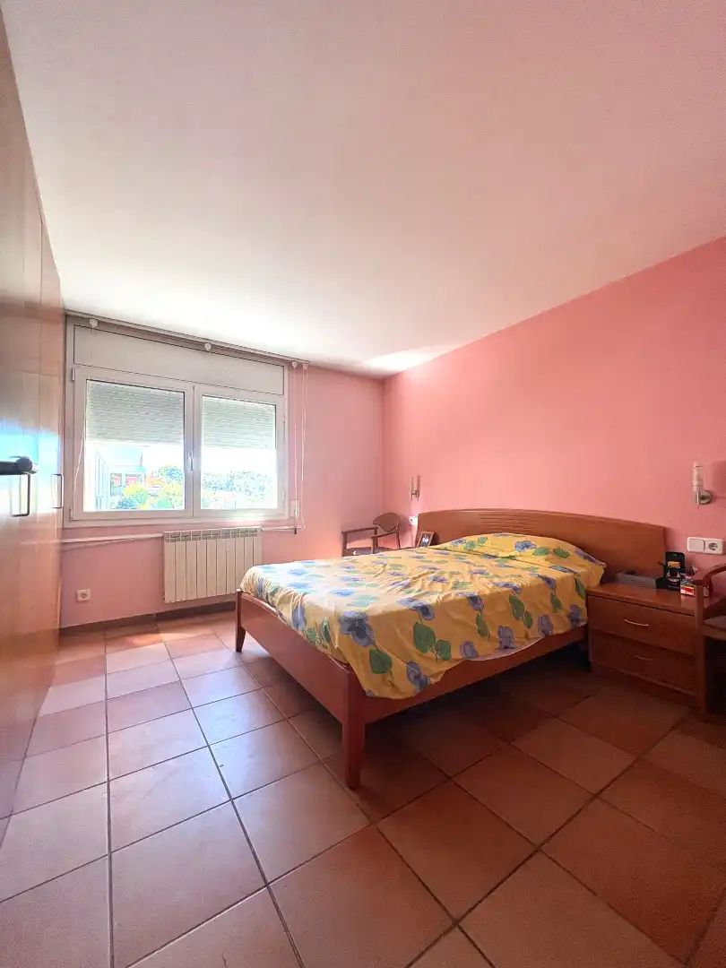 Habitación de Casa o chalet en venta en Rubí con Aire acondicionado, Calefacción y Jardín privado