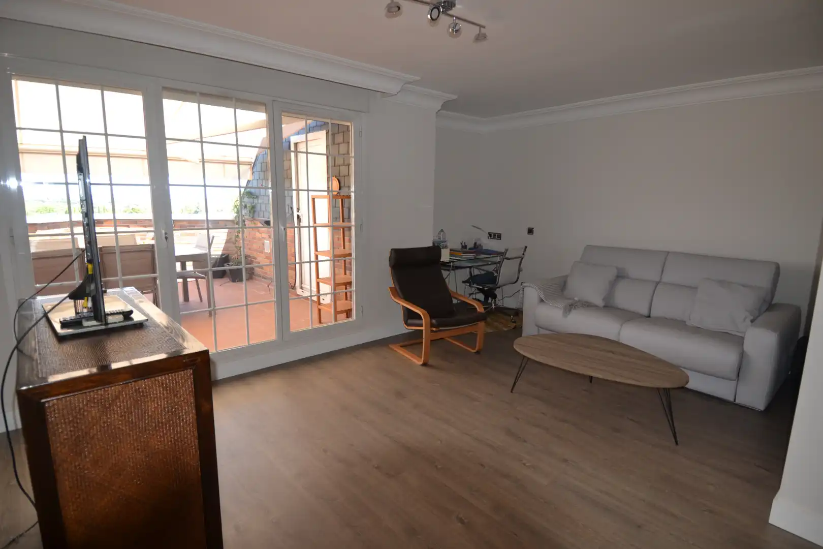 Sala d'estar de Dúplex de lloguer en Majadahonda amb Aire condicionat, Calefacció i Terrassa