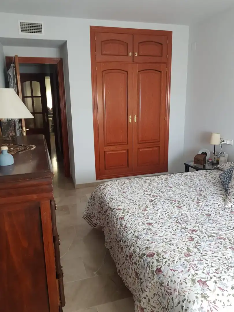 Dormitori de Pis de lloguer en Córdoba amb Aire condicionat, Calefacció i Jardí privat